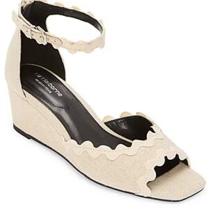 Liz Claiborne Women's Sandal wedge 6.5